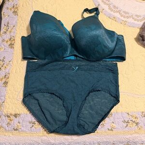 Cacique Teal Lace Bra and Panty Set